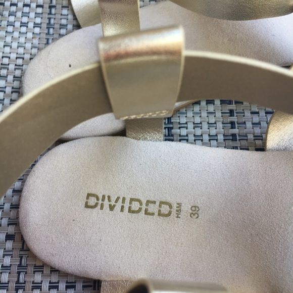 NWOT double strap gold sandals size 9 - Picture 2 of 6